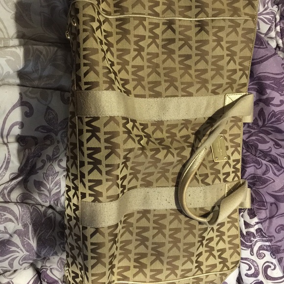 Michael Kors duffle bag - Picture 1 of 4
